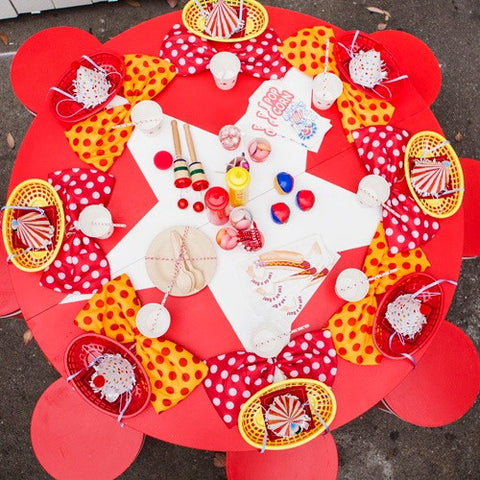 here comes the circus! (entire set for 8 kids)